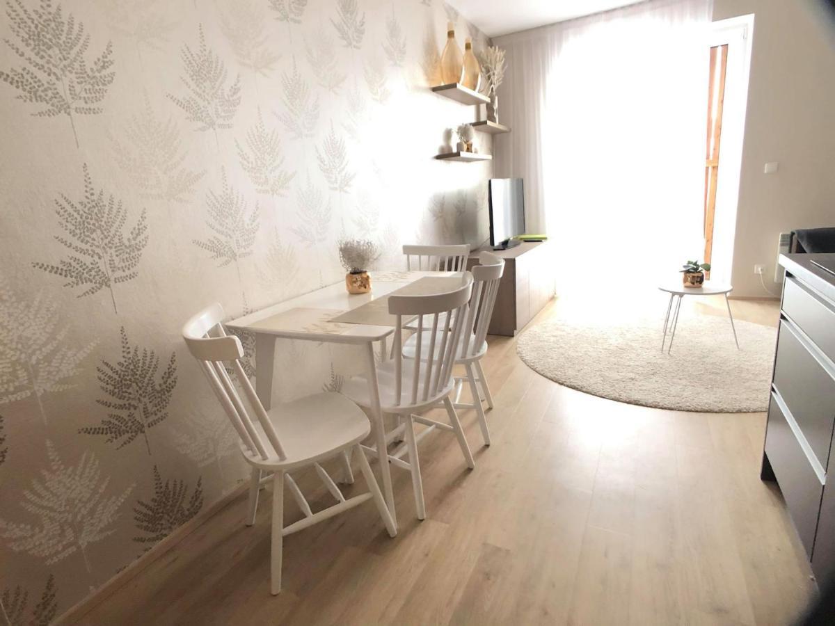 Zlaty Apartman Dolna Morawa Zewnętrze zdjęcie